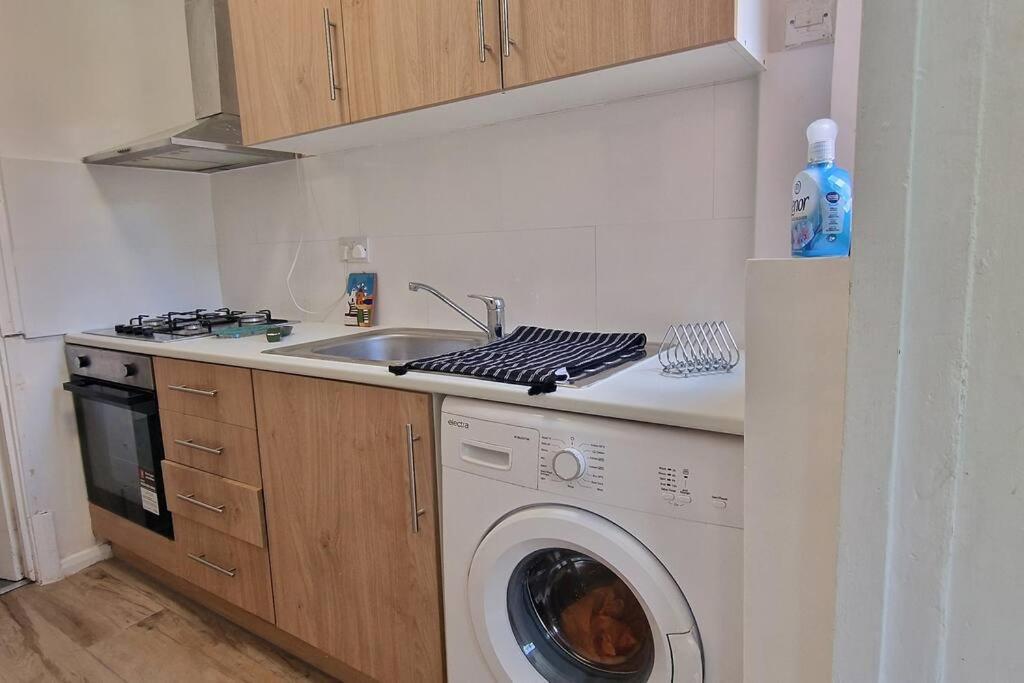 Home In Harrow/Wembley Harrow on the Hill Екстер'єр фото